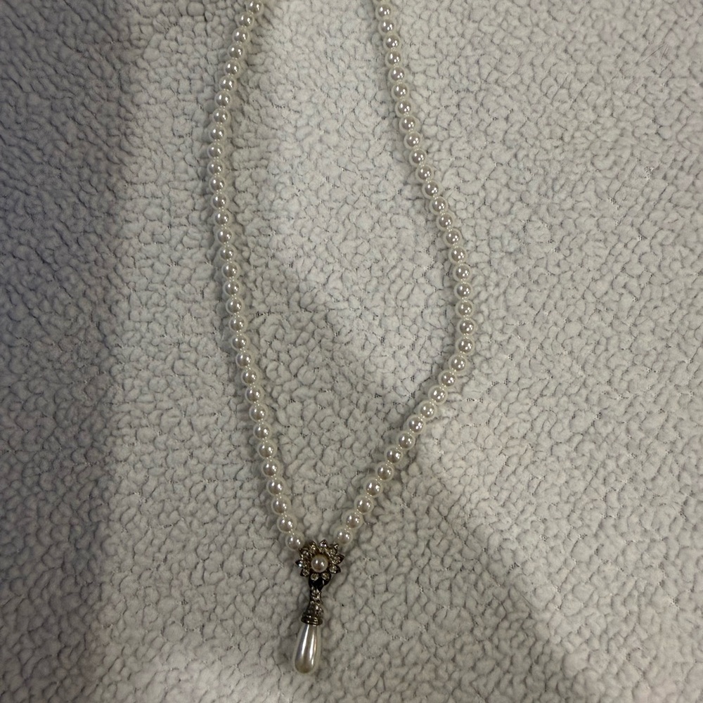 vintage faux pearl & crystal pendant necklace